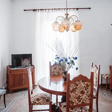 Casa Elegante In Mezzo Al