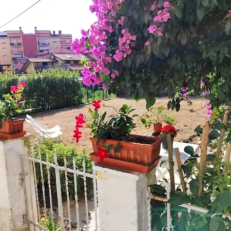 Casa Elegante In Mezzo Al Apartamento *