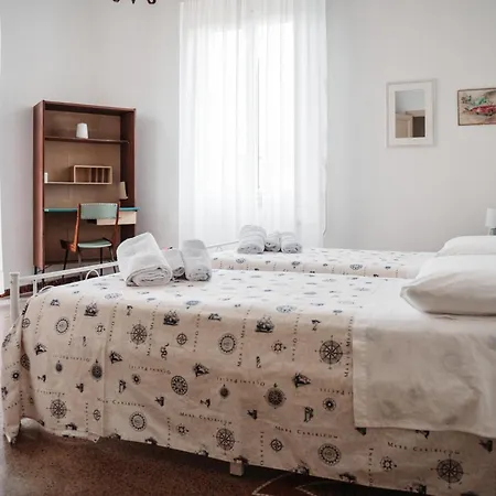 Casa Elegante In Mezzo Al لا سبيتسْيا
