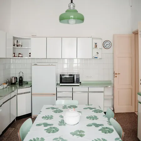 Daire Casa Elegante In Mezzo Al La Spezia